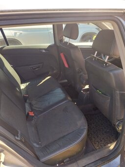 Opel Astra Caravan 1.9CDTI 16V - 3