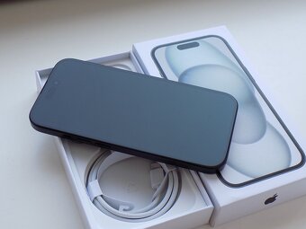 APPLE iPhone 15 256GB Black - ZÁRUKA - TOP STAV - 100% BAT. - 3