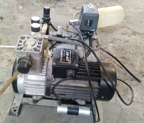 kompresor JUN-AIR model 600-4 - 3