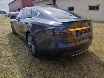 Tesla Model S 85d free charging - 3
