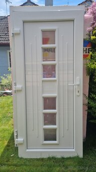 Vchodové plastové dveře - 3