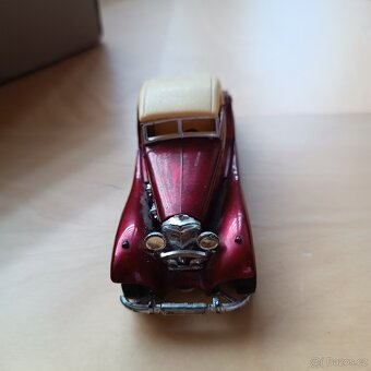 Prodám kovový model 1:43 mercedes benz 540 - 3