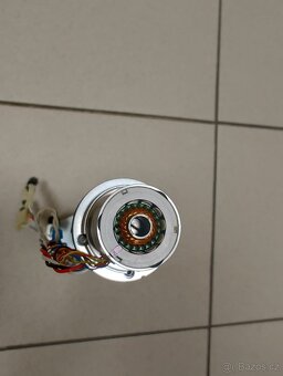 Servomotor Maxon s převodovkou a enkodérem - funkční - 3