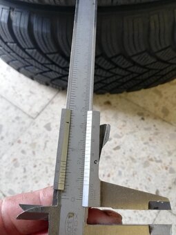 Zimní pneu 215/70R16 - 3