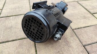Elektromotor s převodovkou - 3