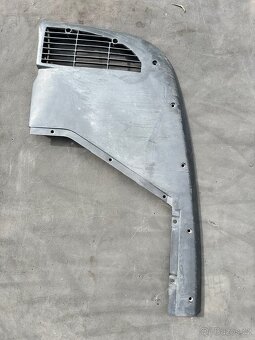 Porsche 964 - pravý spodní kryt předního nárazníku - 3