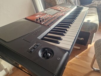 Korg pa700 top stav - 3