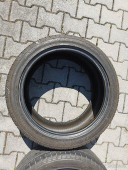 Dunlop letní 275/40/19 - 3