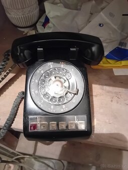 Kanadský stary telefon - 3
