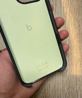 Kryt Beats s MagSafe na iPhone 16 Pro Max — půlnočně černý - 3