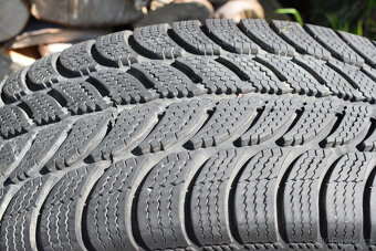4ks zimní pneu Sava 195/60R15 na ocel. discích Subaru - 3
