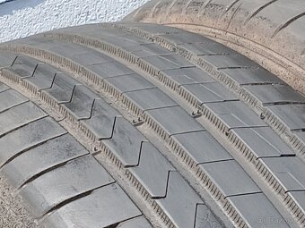 Pěkné letní pneu Hankook 215/55/17 vzorek 7mm - 3