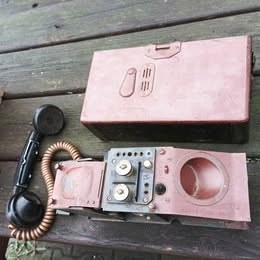 polní telefon a bedna - 3