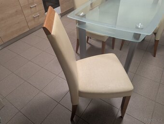 Jídelní stůl (+židle) - 3