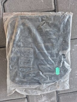 Prodám Škoda 105L, 120L zadní čelo + znak 120 GLS+ zástěrky - 3