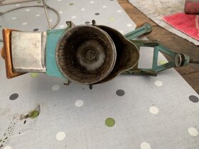 MLÝNEK NA OŘECHY A STROUHANKOU - 3