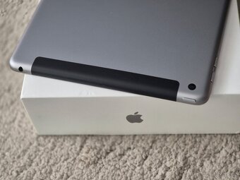 Apple iPad 6. generace 32gb Wi-Fi + Cellular - 3