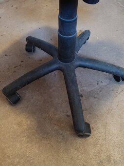 Otočná polohovatelná kancelářská židle - 3