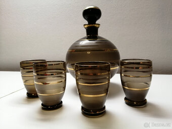 Karafa se sklenkami - 3