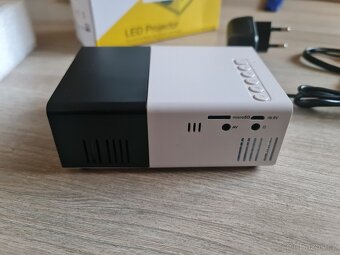 HD Mini LED projektor YG300 USB, HDMI nový - 3