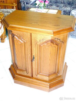 rustikální dvoudveřová komoda - 3