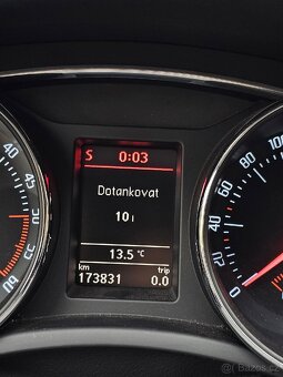 Octavia 2 různě podsvícené budiky - 3