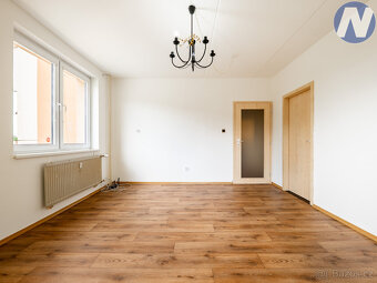Prodej bytu 3+1+balkón, 74 m2, Sídliště SNP, Lhenice - 3