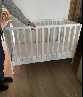 Dětská postýlka IKEA Sundvik + příslušenství - 3