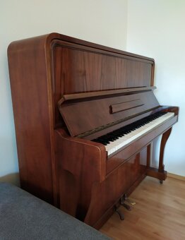 Pronájem klavíru Petrof - 3