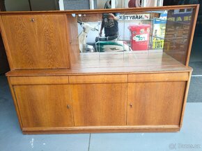 STAROŽITNÝ NÁBYTEK - 3