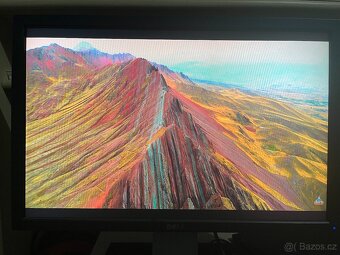 Dell UltraSharp U2410 – 24” IPS monitor (1920×1200) - 3