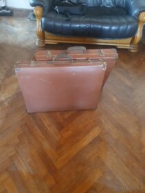 Staré kufry k filmové promítačce - 3