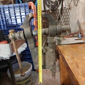 Kovářský svěrák - 3