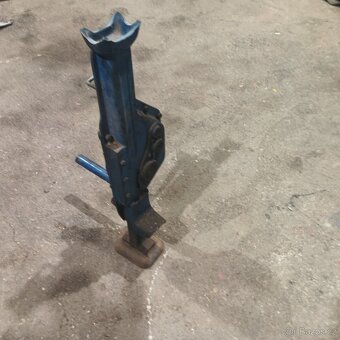 Hřebenový zvedak - 3