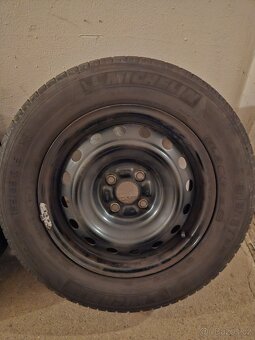 Prodám ocelové disky 5½Jx15 ET45 s letními pneu Michelin - 3