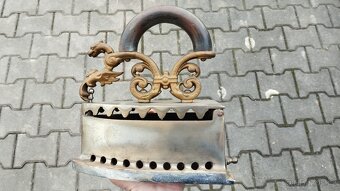 Stará atypická žehlička "Drak" do sbírky, dekorace. - 3