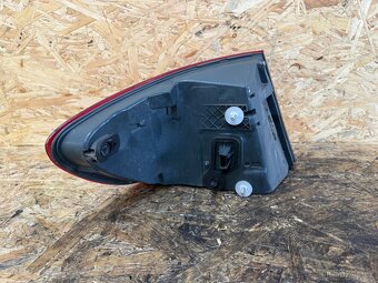 ZADNÍ PRAVÉ LED SVĚTLO BMW F10 - 3