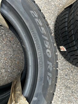 Zimní pneu Pirelli Sottozero3 225/50 R17 - 3