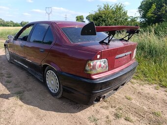 BMW E36 sedan 320i - 3