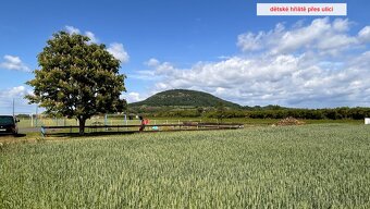 Ctiněves - stavební pozemek k bydlení (klidné místo, výhled) - 3