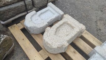 Kamenná kaplička, žulová kaplička, 2 ks - 3