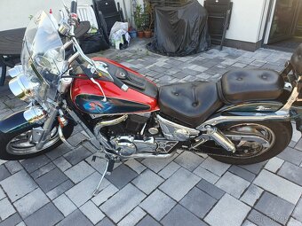 Suzuki Marauder VZ 800 - 3