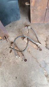 Zvedačka za traktor s vyklápěcí lopatou - 3