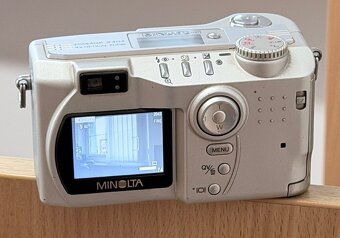 Minolta Dimage S304 - 3