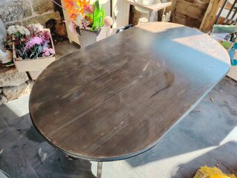 Oválný jídelní stůl - 3