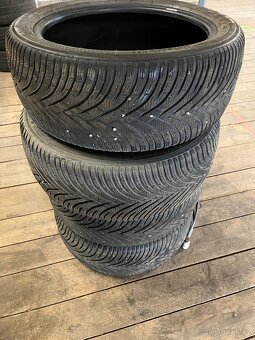 Pneu 225/45r18 - 3