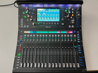 Digitální mixážní pult Allen&Heath SQ5 + protiprachový kryt - 3