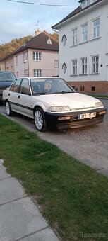 Honda Civic 1, 6 - 3