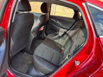 Hyundai i30 Fastback 1.0 T-GDI STYLE – r. 2018 - 3
