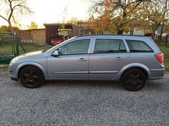 Benzínová Opel Astra 1.8 ..16V Tempomat - 3